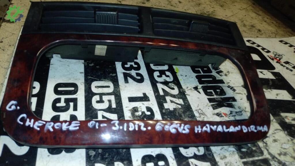 Jeep Grand Cherokee Göğüs çıkma parça
