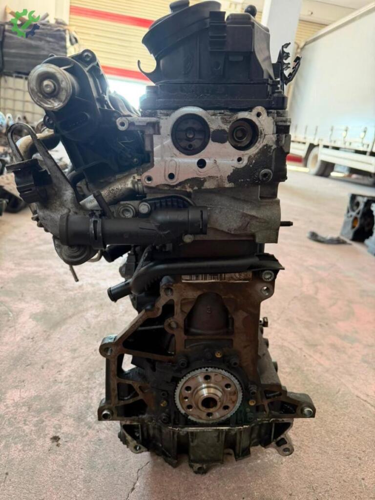 Volkswagen Polo Sandık Motor çıkma parça