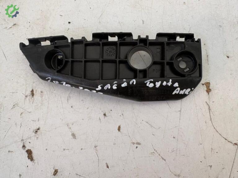 Toyota Auris Tampon Braketi çıkma parça