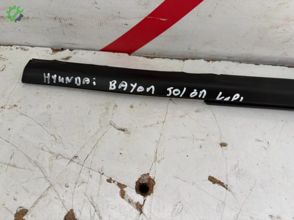 Hyundai Bayon Cam Sıyırıcı çıkma parça