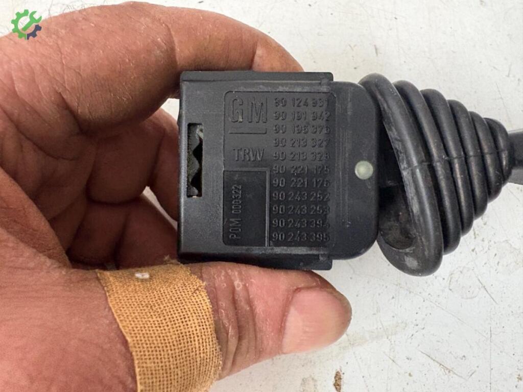 Opel Corsa Silecek Kolu çıkma parça