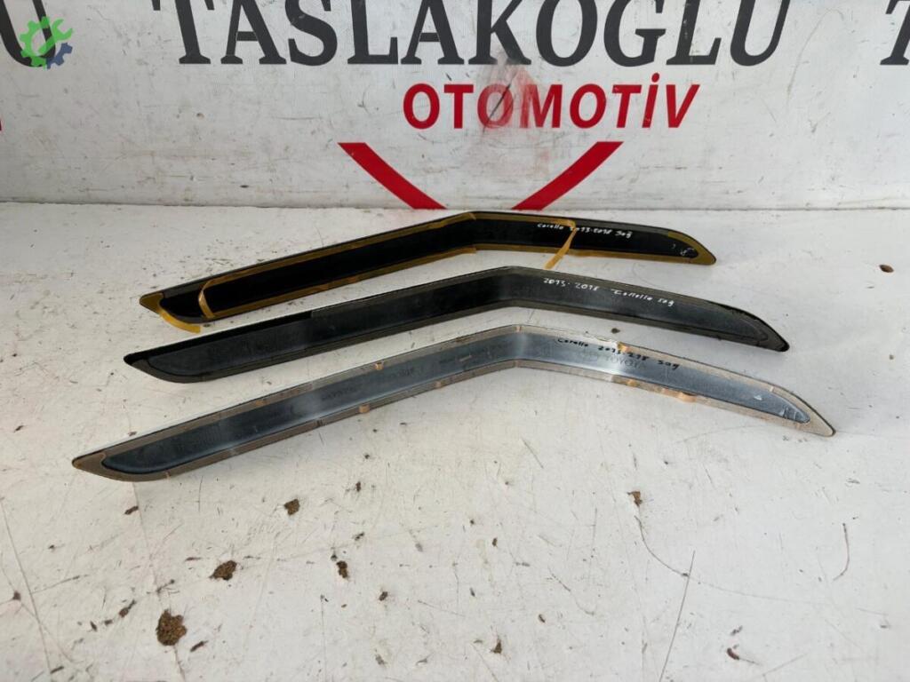 Toyota Corolla Tampon Bandı çıkma parça