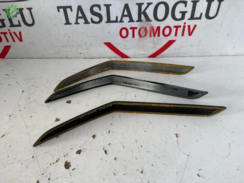 Toyota Corolla Tampon Bandı çıkma parça