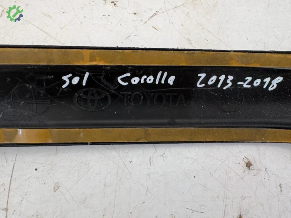 Toyota Corolla Tampon Bandı çıkma parça