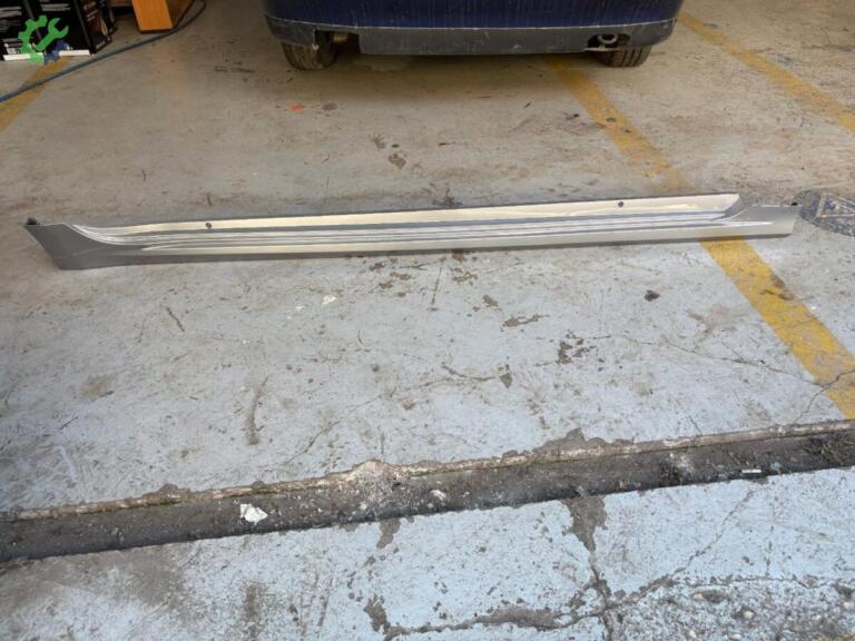 Toyota Corolla Sağ Marşpiyel çıkma parça