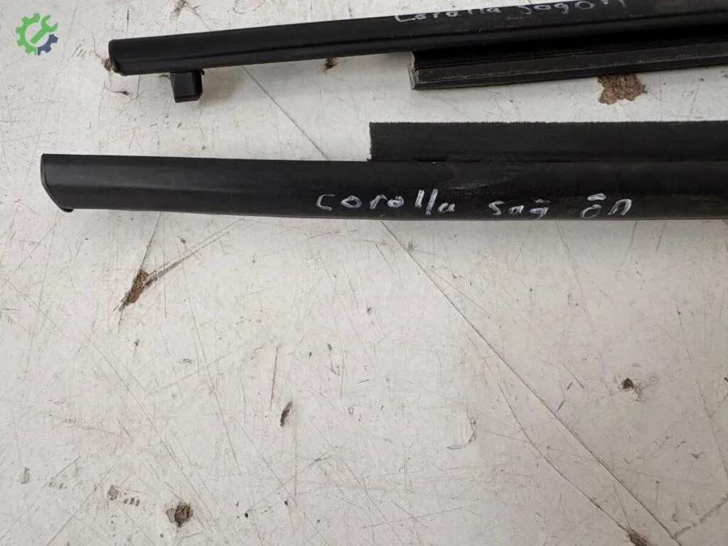 Toyota Corolla Cam Sıyırıcı çıkma parça
