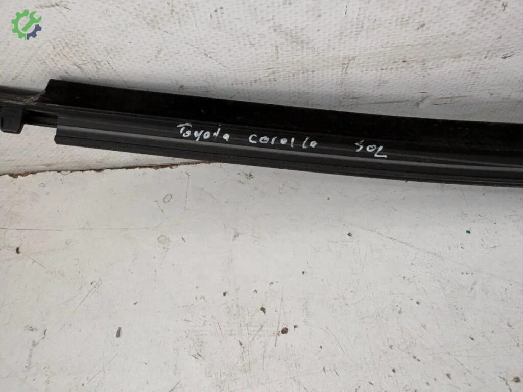 Toyota Corolla Cam Sıyırıcı çıkma parça