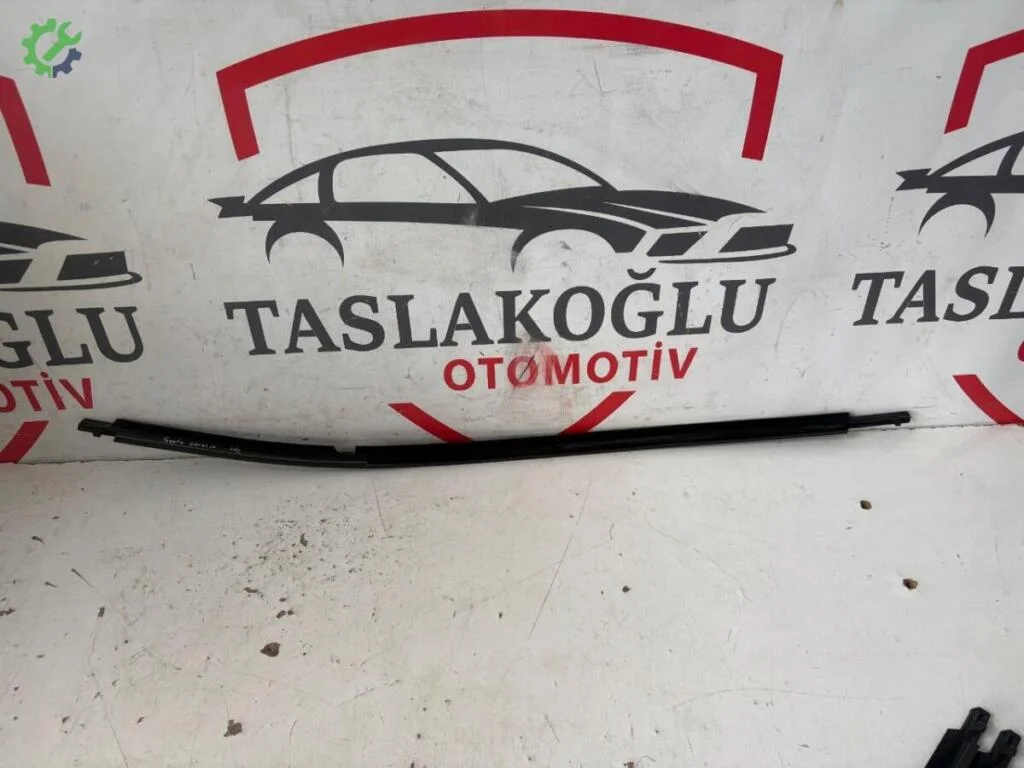 Toyota Corolla Cam Sıyırıcı çıkma parça