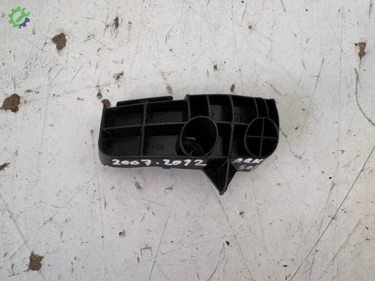Toyota Auris Tampon Braketi çıkma parça