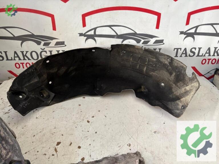 Renault Megane Davlumbaz çıkma parça