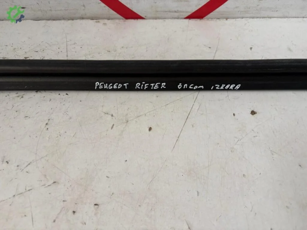 Peugeot Rifter Fitil çıkma parça