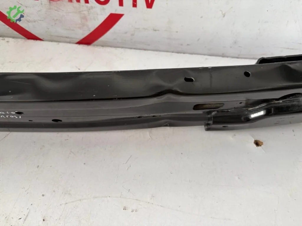 Dacia Duster Ön Tampon Demiri çıkma parça