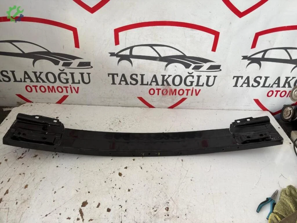 Dacia Duster Ön Tampon Demiri çıkma parça