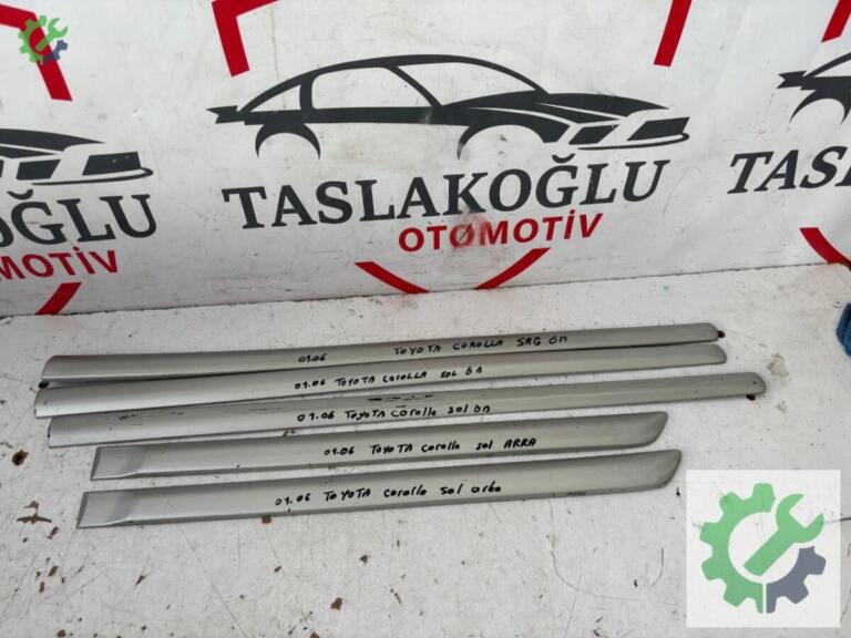 Toyota Corolla Kapı Çıtası çıkma parça