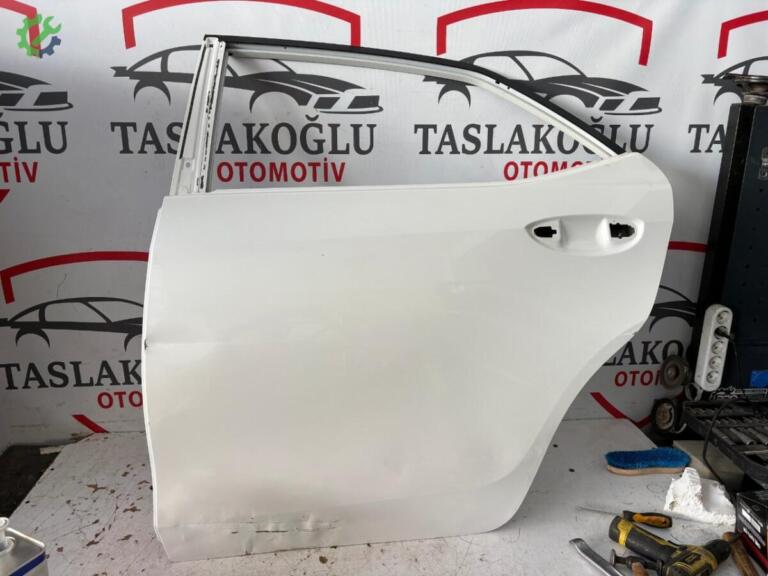 Toyota Corolla Sol Arka Kapı çıkma parça