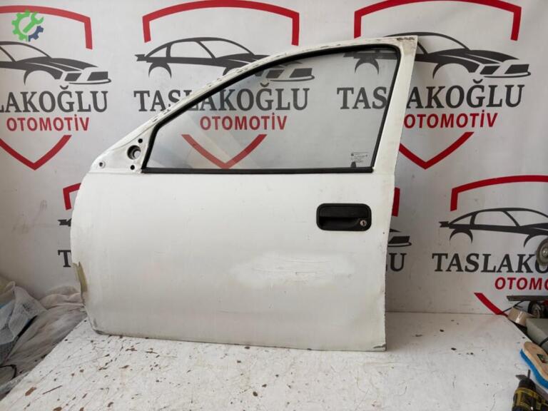 Opel Combo Sol Ön Kapı çıkma parça