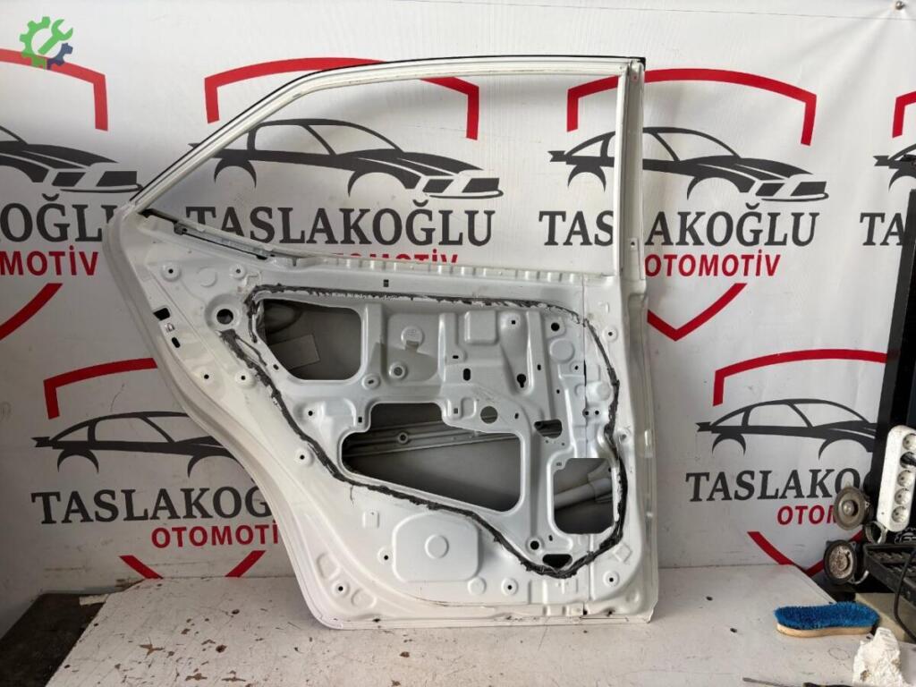 Toyota Corolla Sol Arka Kapı çıkma parça