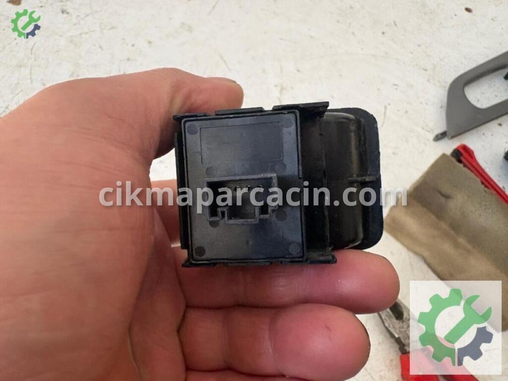Volkswagen Caddy Cam Düğmesi çıkma parça