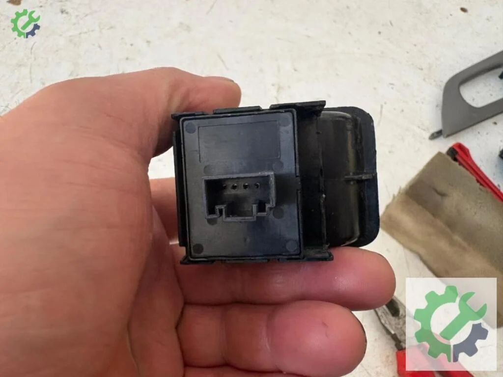Volkswagen Caddy Cam Açma Anahtarı çıkma parça