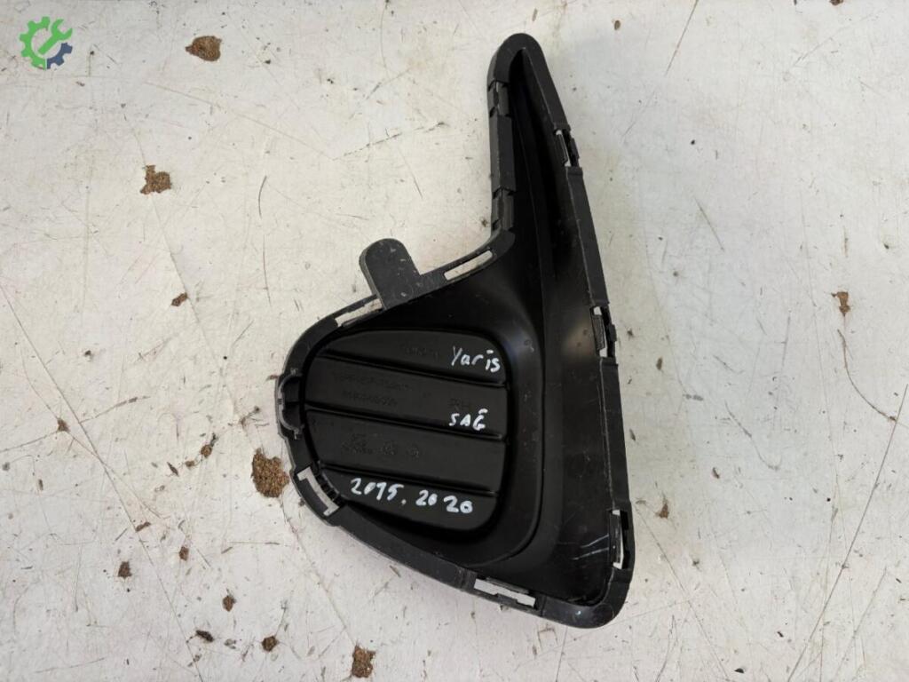 Toyota Yaris Sis Farı Çerçevesi 814810D330 çıkma parça