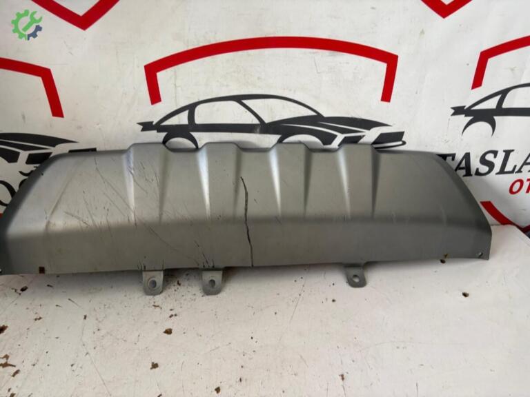 Toyota Hilux Ön Tampon çıkma parça