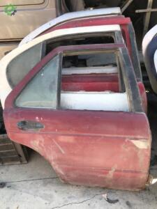 Nissan Sunny Sağ Arka Kapı
