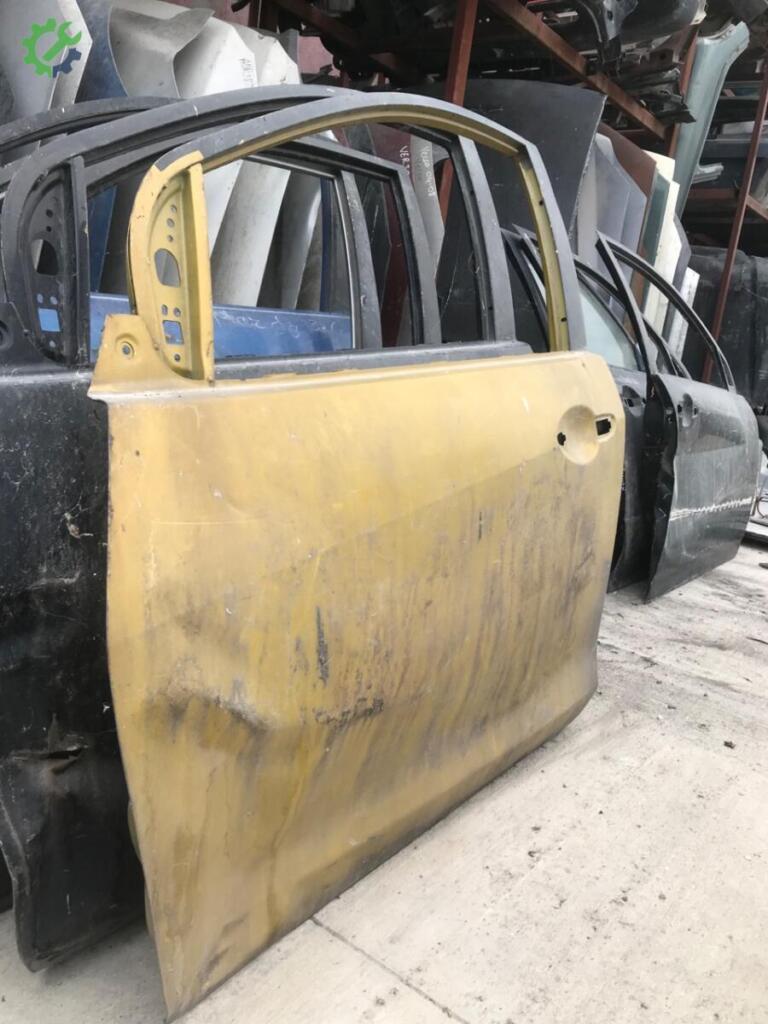 Mazda 2 Sol Ön Kapı çıkma parça