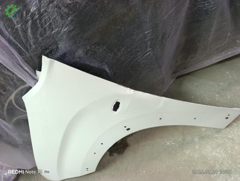 Peugeot Rifter Sol Çamurluk çıkma parça