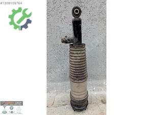 BMW 5 G60 ELEKTİRİKLİ SAĞ ARKA AMORTİSÖR 5A01D94 ORJINAL