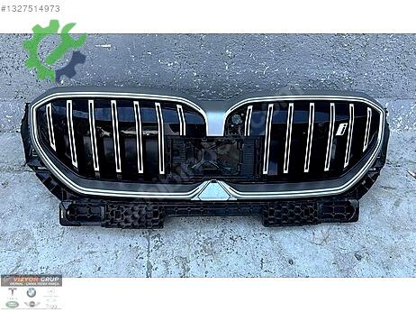 BMW 5 Serisi Ön Panjur çıkma parça