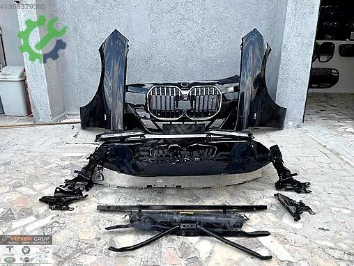 BMW 7 Serisi Ön Çamurluk çıkma parça