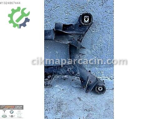 BMW 3 Serisi Arka Travers 6792505 çıkma parça