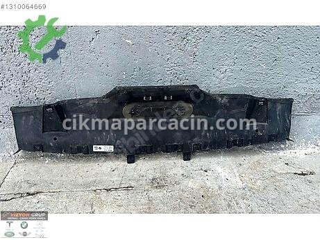 BMW X1 Panel Üst Plastiği çıkma parça