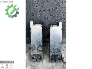 BMW X1 U11 TAMPON DEMİR BABASI SAG SOL 9883568 67