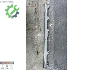 BMW X1 U11 U10 U25 U06 ÖN PANEL DESTEK DEMİRİ 8737263