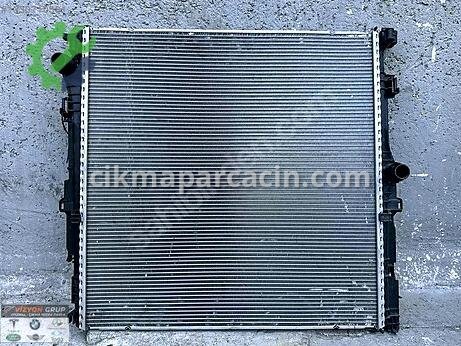 BMW X3 Radyatör çıkma parça