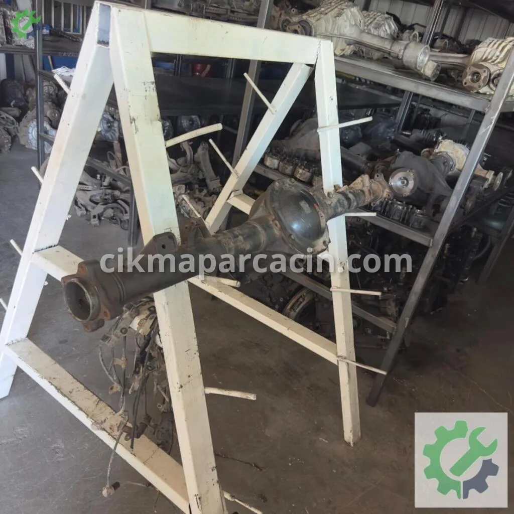 Nissan Skystar Arka Defransiyel çıkma parça