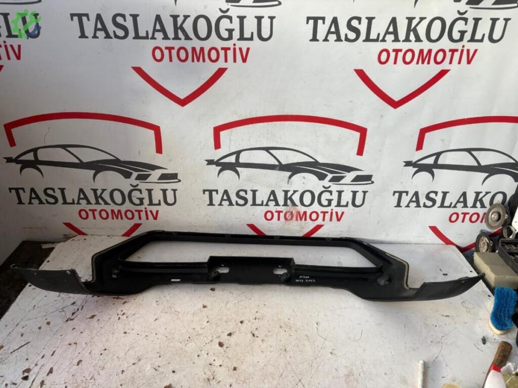 Toyota Hilux Ön Tampon çıkma parça