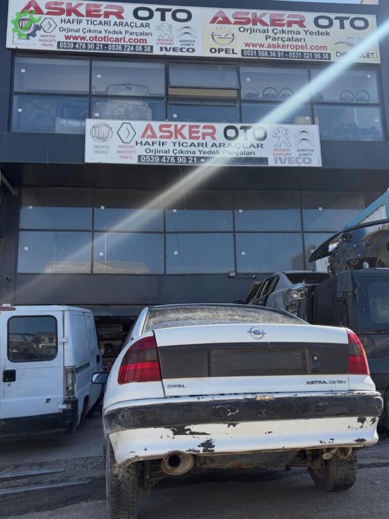Opel Astra Arka Tampon çıkma parça
