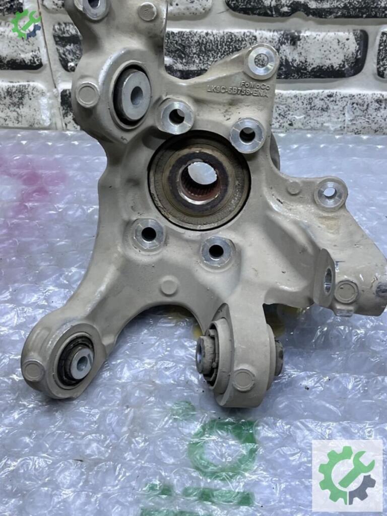 Ford Mustang Taşıyıcı LK9C-5B758-ENA çıkma parça