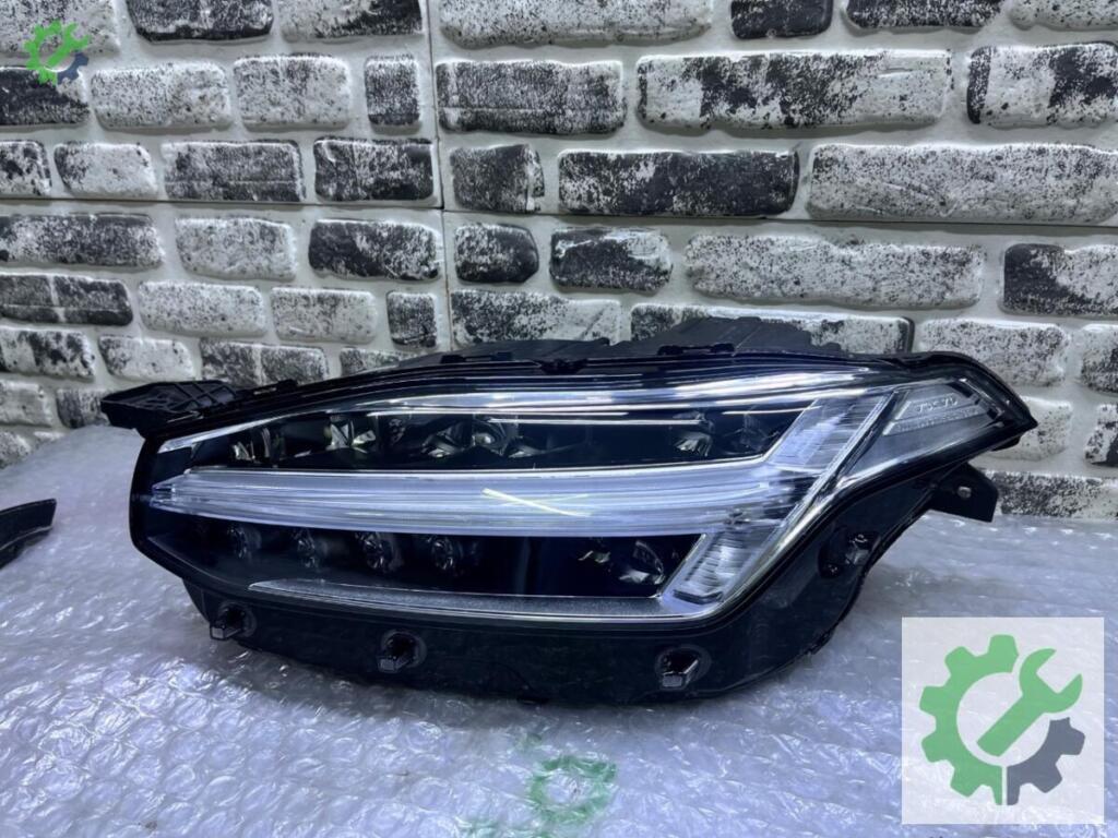 Volvo XC90 Sol Ön Far 31655714 çıkma parça