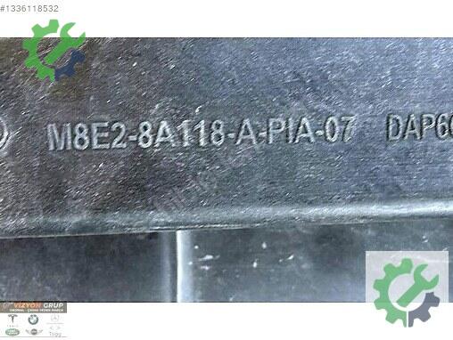 Land Rover Range Rover Ön Hava Kanalı M8E2-8A118 çıkma parça