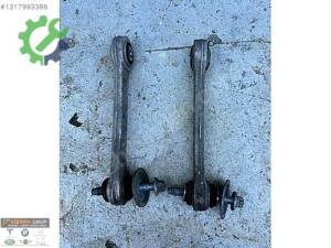 MASERATİ GHİBLİ SAĞ SOL ARKA UST SALINCAK ORJ 670035979