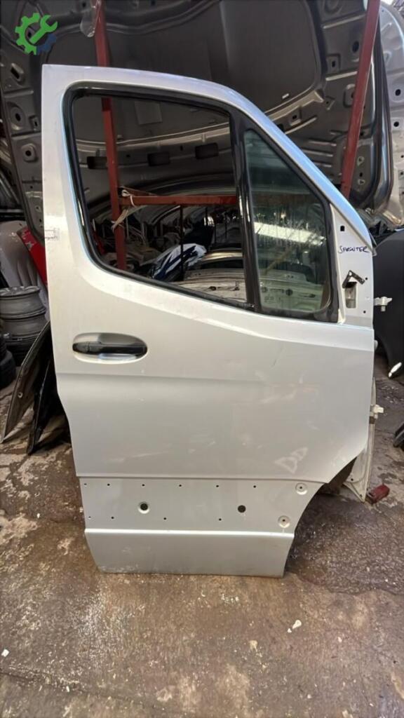 Mercedes-Benz Sprinter Sağ Ön Kapı çıkma parça