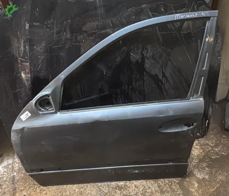 Mercedes-Benz E Serisi Sol Ön Kapı çıkma parça