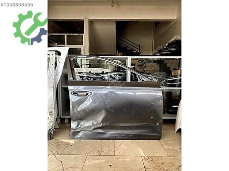 Skoda Octavia Sağ Ön Kapı çıkma parça