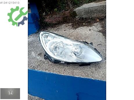 Opel Corsa Sağ Ön Far çıkma parça