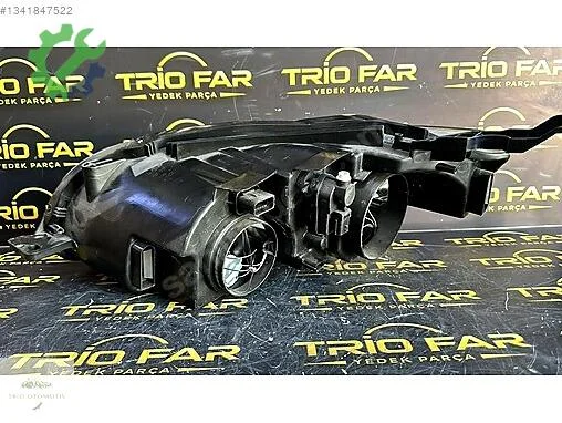 Peugeot 301 Sağ Ön Far çıkma parça