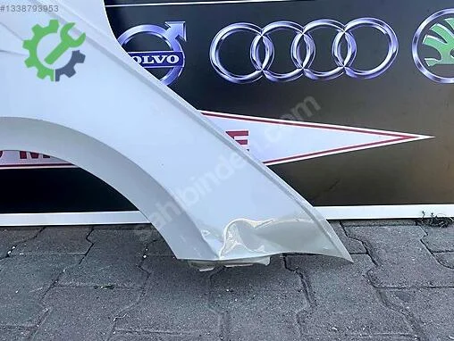 Volkswagen Polo Sağ Ön Çamurluk çıkma parça