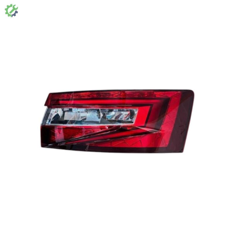 Skoda Superb Sağ Dış Stop çıkma parça